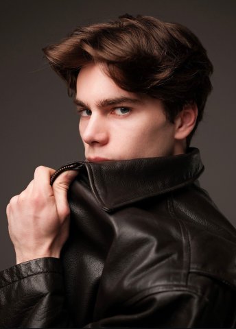 Tomas W.