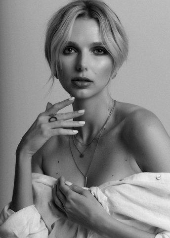 Anastasia B